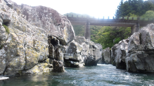 下流から滝の拝橋